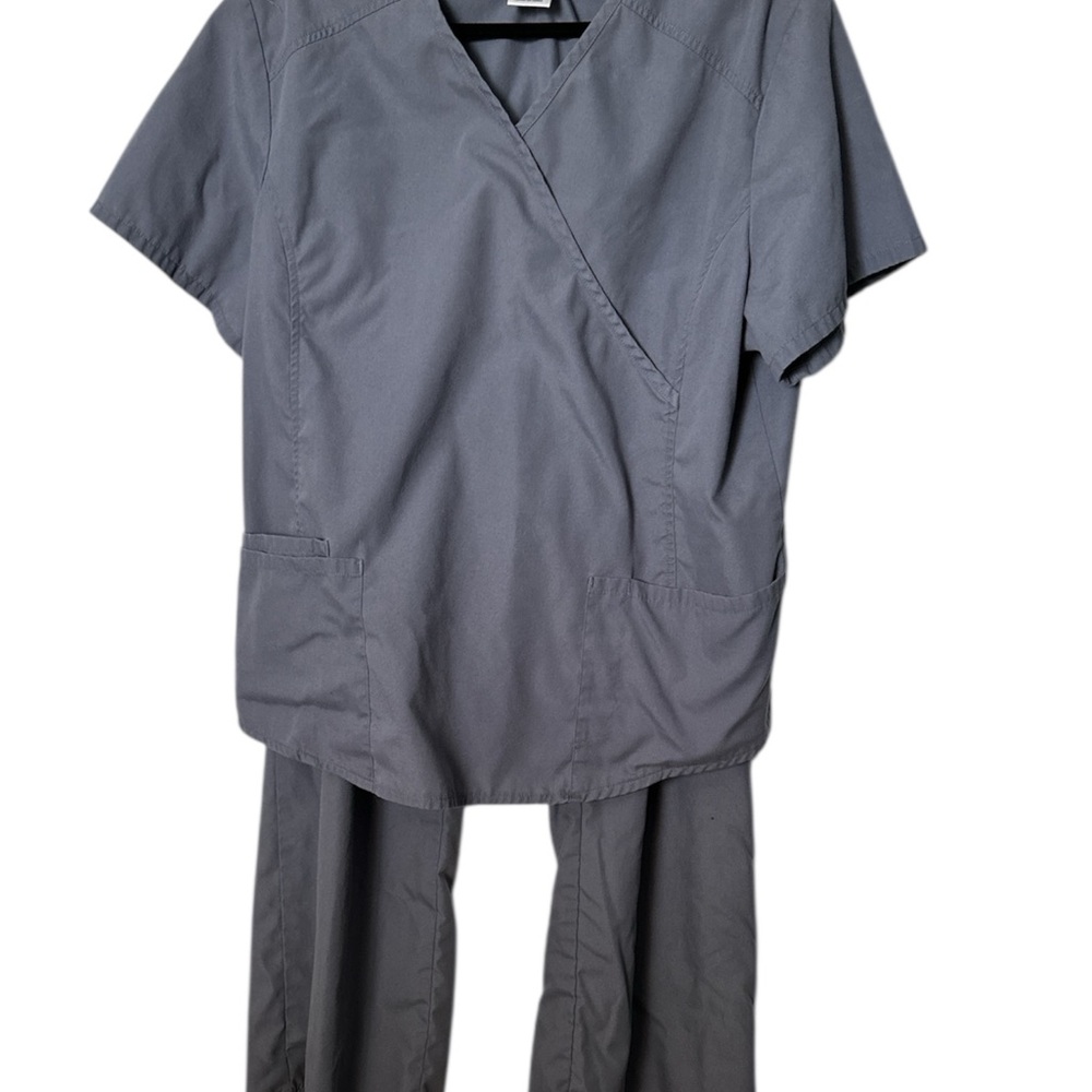 SCRUBSTAR - Gray and Green Trim Scrub Top and Pants